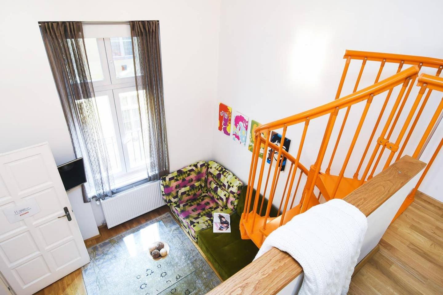 Central & Colorful Studio With Air Conditioning Budapest Exterior foto